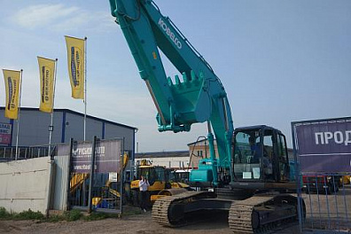 Экскаватор гусеничный Kobelco SK260LC-10