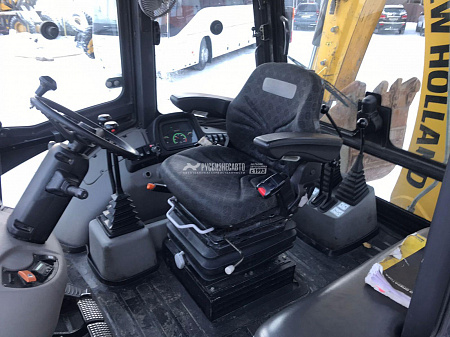 Экскаватор-погрузчик New Holand B80B б/у (2018 г., 4285 м.ч.)