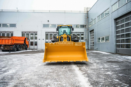 Погрузчик фронтальный одноковшовый SDLG L968F