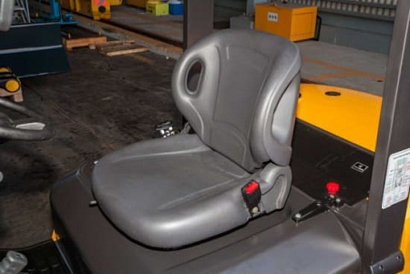 Дизельный вилочный погрузчик HYUNDAI 25D-7SA