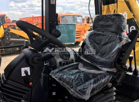 Экскаватор-погрузчик ЧЛМЗ-310