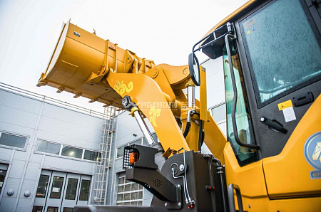 Погрузчик фронтальный одноковшовый SDLG L968F