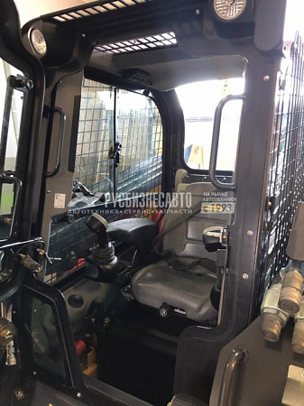 Мини погрузчик New Holland C227 б/у (2017 г., 210 м.ч.)