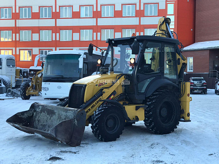 Экскаватор-погрузчик New Holand B80B б/у (2018 г., 4285 м.ч.)