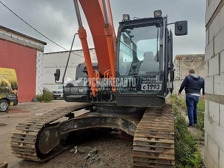 Экскаватор гусеничный Hitachi ZX200LC-5G б/у (2018 г., 4300 м.ч.)