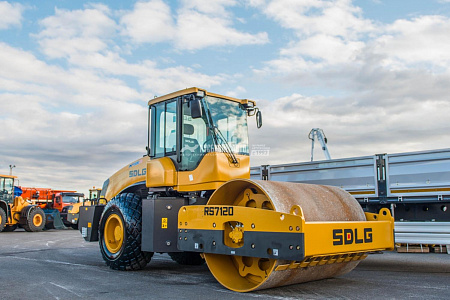 Каток грунтовый SDLG RS7120