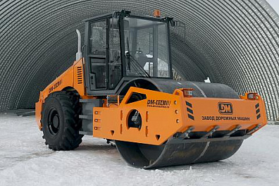 Каток грунтовый полноприводный DM-614 (дв ЯМЗ, масса 14т)