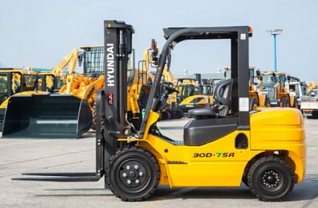 Дизельный вилочный погрузчик HYUNDAI 30D-7SA