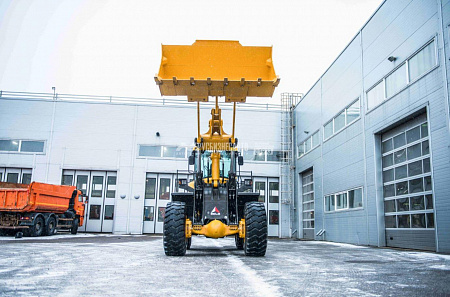 Погрузчик фронтальный одноковшовый SDLG L968F