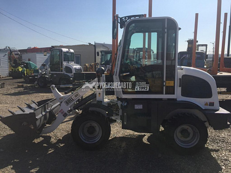 Погрузчик фронтальный одноковшовый Bull SL100
