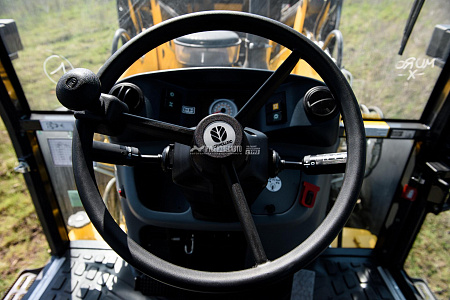 Экскаватор-погрузчик New Holland B115B